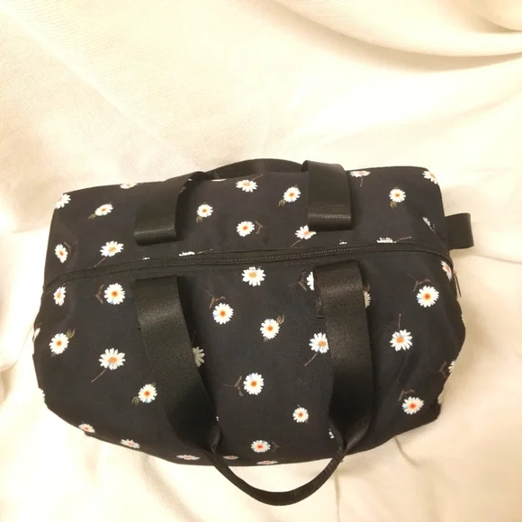 Alice + Olivia Daisy Print Travel Bag - Picture 1 of 16